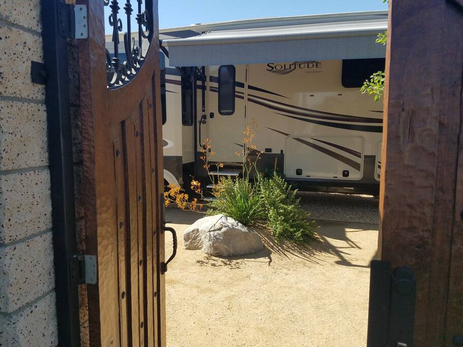 The entrance to the courtyard are always locked for your safety.