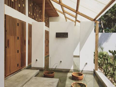 approx - lodge & garden