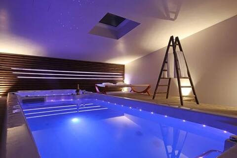 Maxime's Hangar & Spa