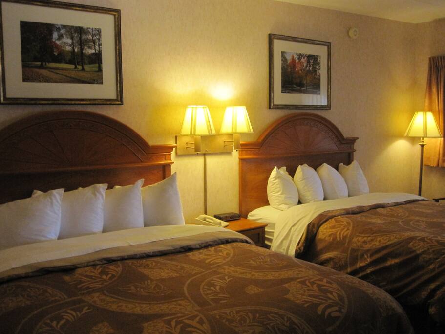 2 Queen Beds
