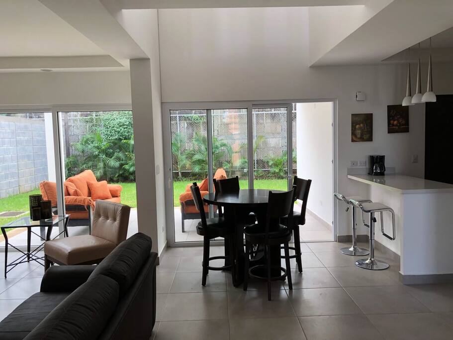 sala, comedor y terraza