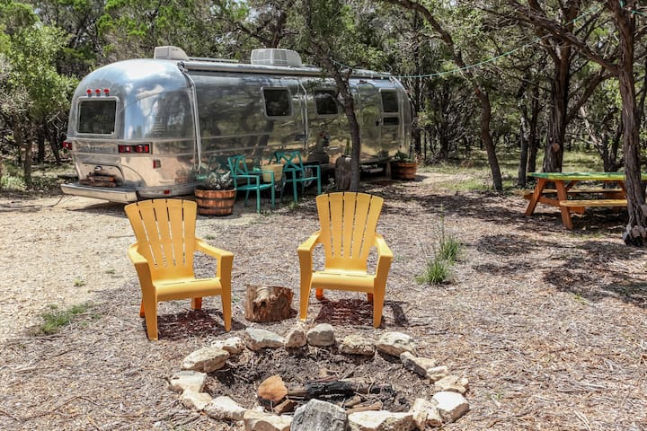 Happy Camper at Jacob's Well (**New Hot tub**)