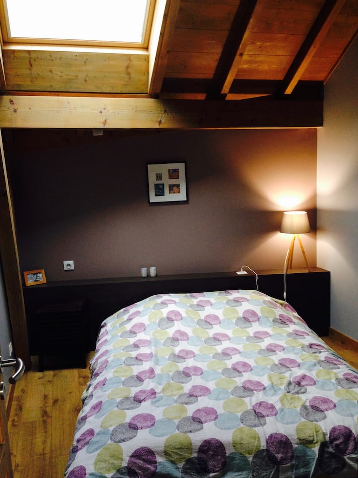 ห้องนอน 2 (Bedroom 2)