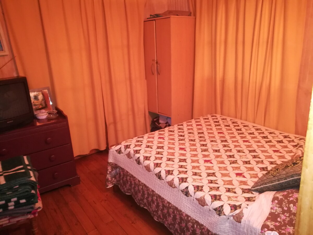 3号卧室配有双人床（ 2楼）