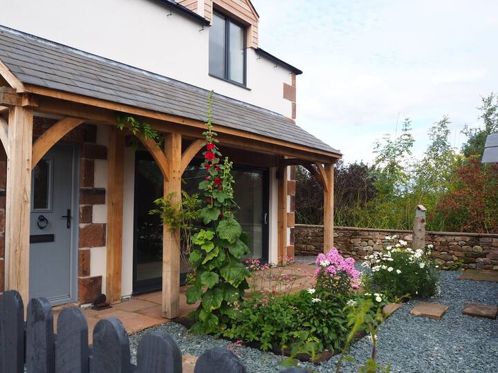 Hoglet Cottage, Hot Tub, Dalston, Carlisle, Lakes