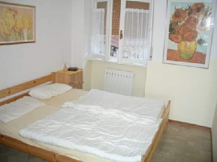 غرفة نوم مزدوجة في الطابق الأول