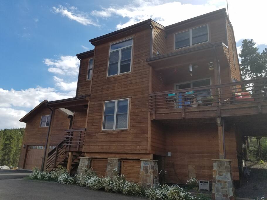 Drive Up Appeal and street level private access to the Guest Suite