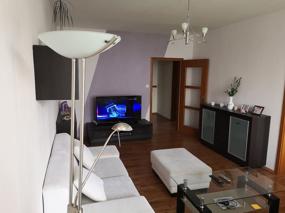 Cable TV with 91 channels, free Wifi
