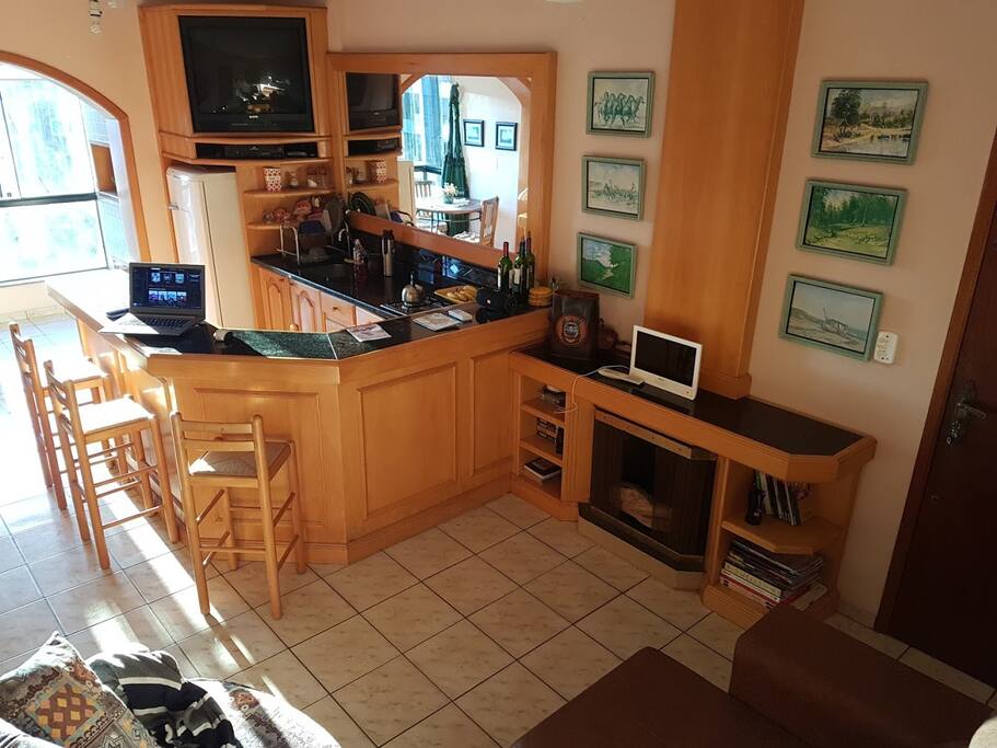 Sala de estar e cozinha Americana
