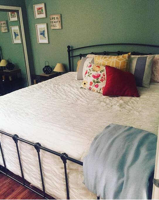 Smaller-bedroom, King bed