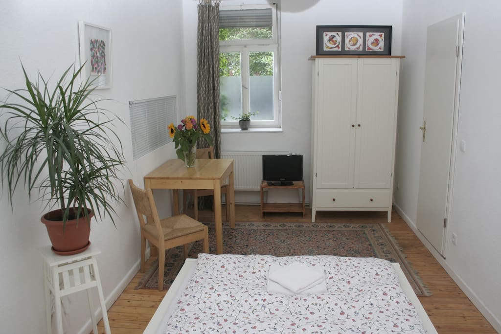 Rheinriver Guesthouse, Zimmer Veilchen