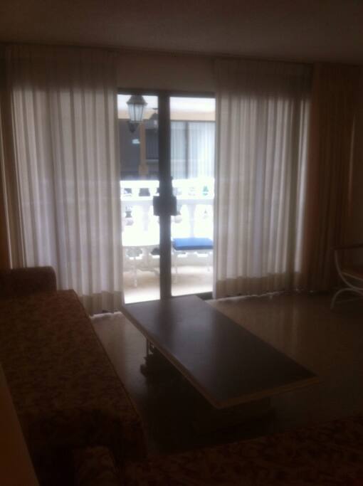 sala,sillones se convierten en cama.