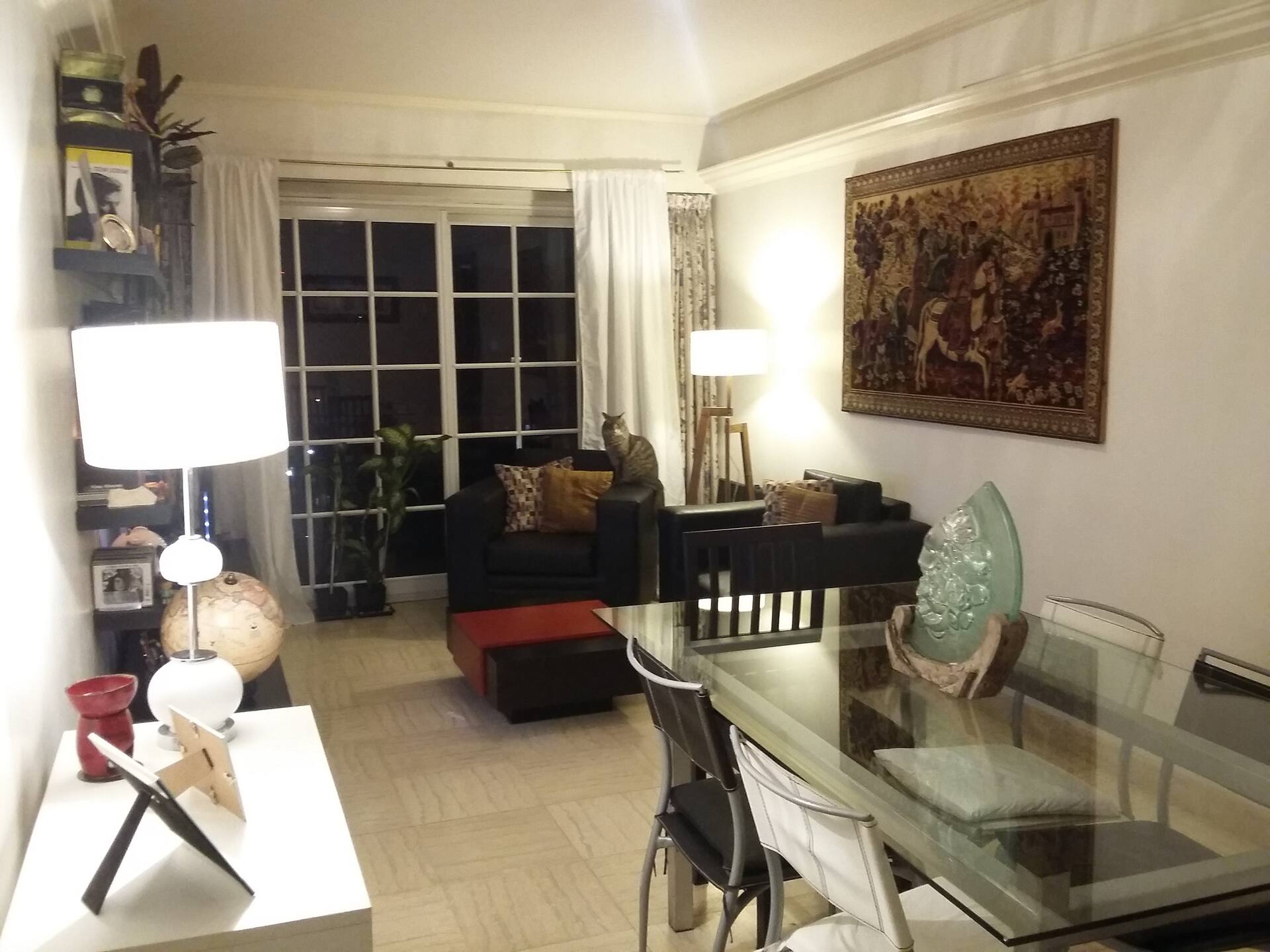 Private room in an apartment in Monserrat