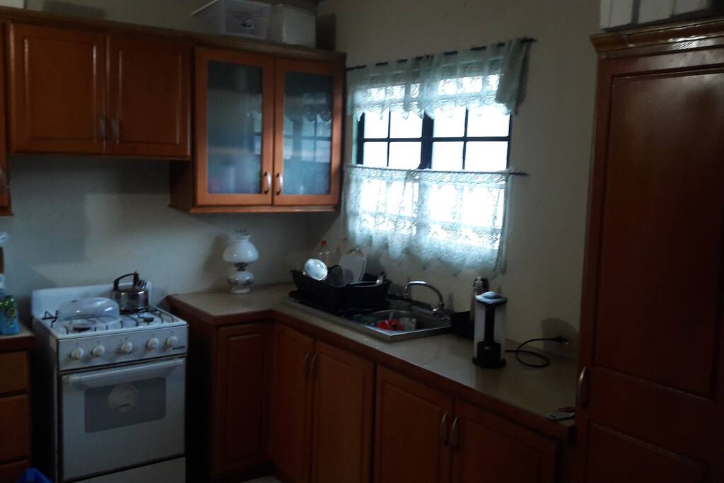 Kitchen (stove, fridge, Microwave