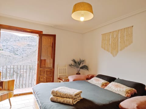Anuncio de Airbnb popular: Palacios Viewpoint en Teruel