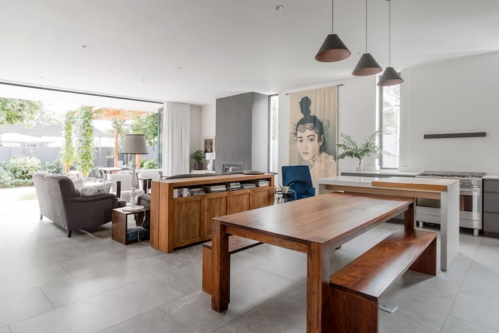 Beginnings—New Townhouse in Welcoming Heart of Newlands