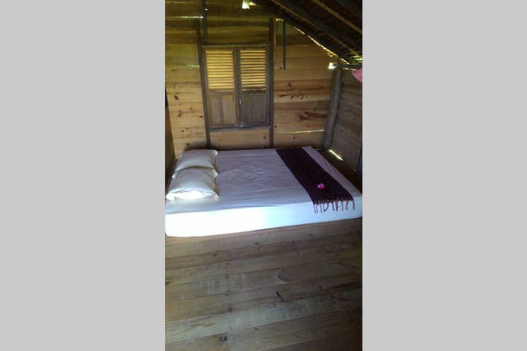 Kingsize bedroom