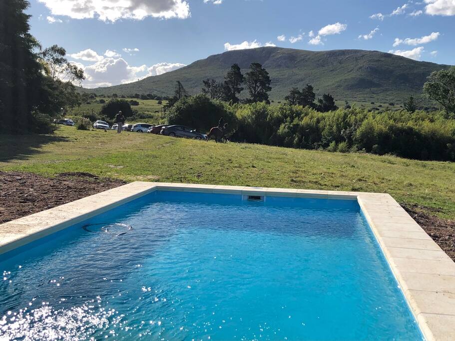 Piscina con vista al Cerro