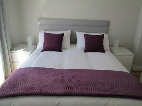 Luxury 2 Bed Apartment with own private entrance.