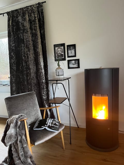 Popular Airbnb listing: "Black+Beauty" the design hut with sauna in Willingen (Upland)