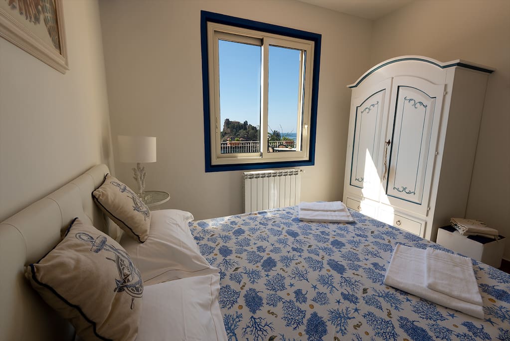 The Main Bedroom with private bathroom and amazing seaview!