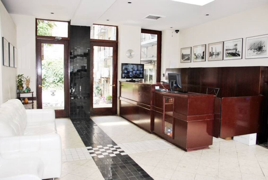 BUILDING CONCIERGE