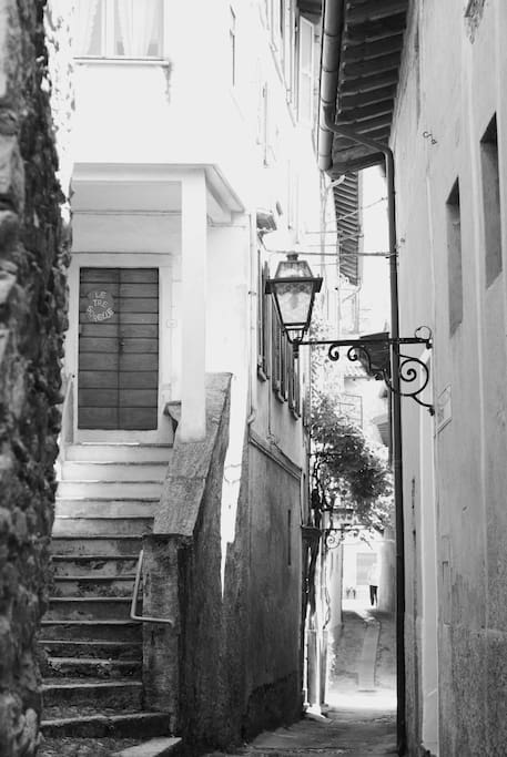 La via (the house from outside view)