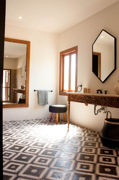 luxury bathroom suites