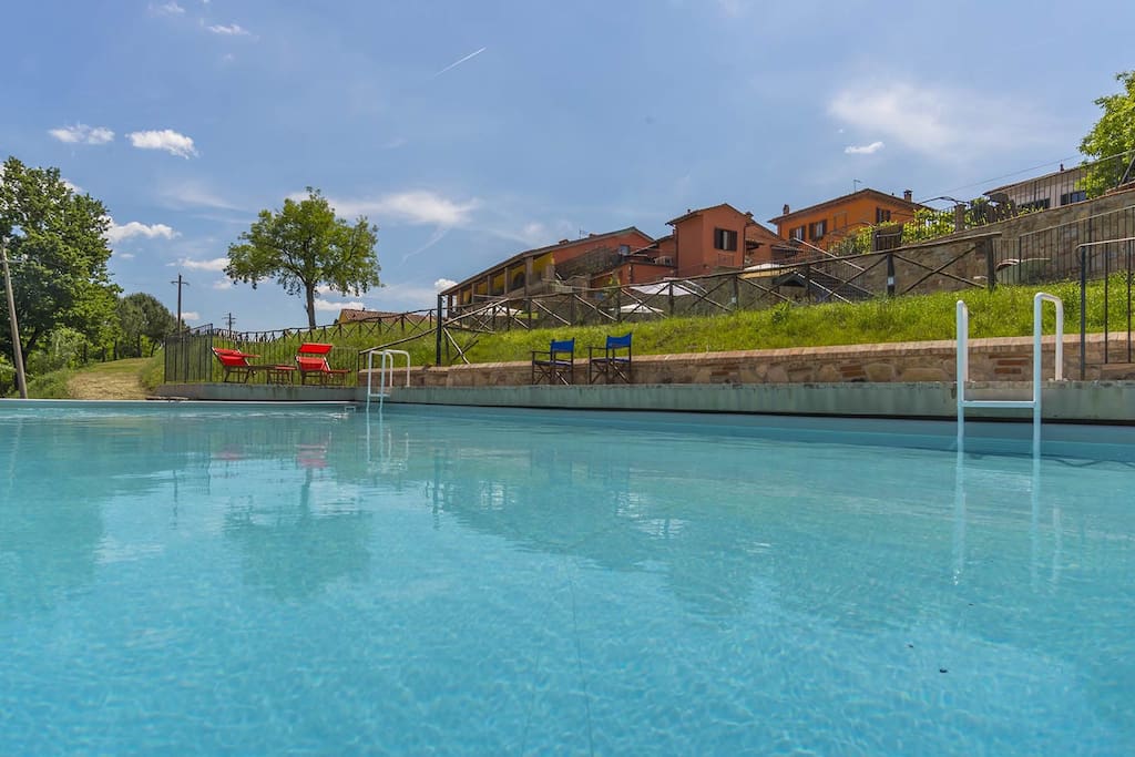 Casa vacanze Le Fornaci - panoramic view from the pool