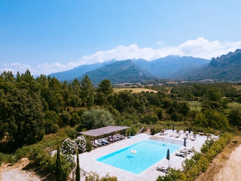 Castellu di Baricci, the cooperage with pool