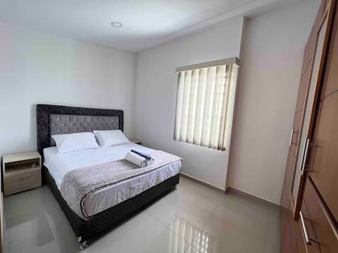 Beautiful house ideal for groups. Close to CCHerradura.