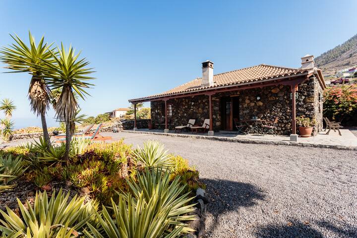 Entire home with 2 bedrooms in La Palma - Rural House Los Llanos Negros