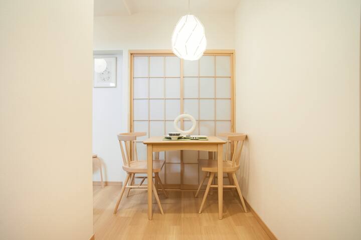Designer’s Apartment in Shinjuku Tokyo gallery image 4