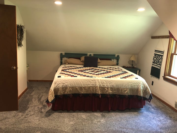 Dhoma kryesore e gjumit (krevat dopio "king")