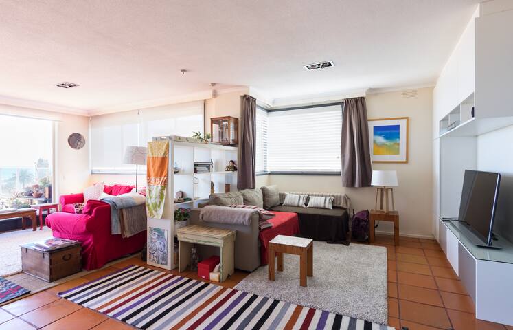 Superb Penthouse- Incredible views gallery image 4