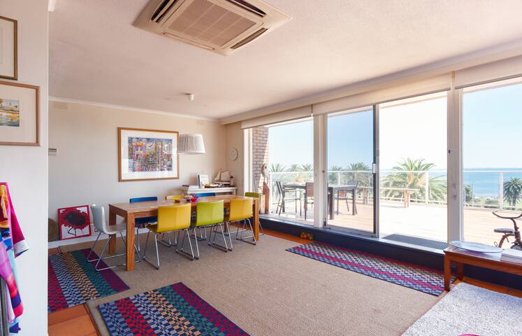 Superb Penthouse- Incredible views gallery image 5