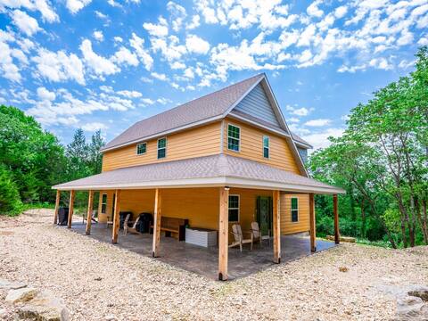 Sleeps 16-Marina, Pool, Roaring River & Table Rock