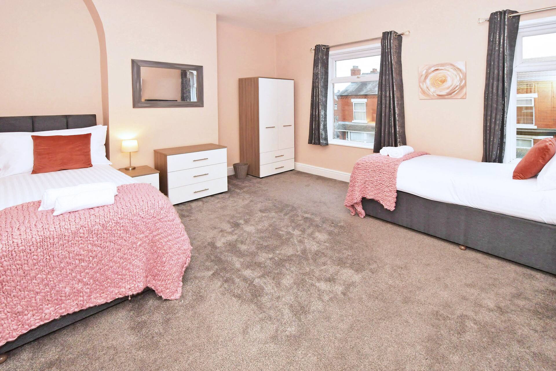 Somerville House | Beautiful Four Bedroom Home — photo 2