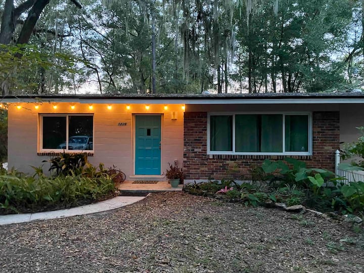 DJ's Cozy Campus Getaway