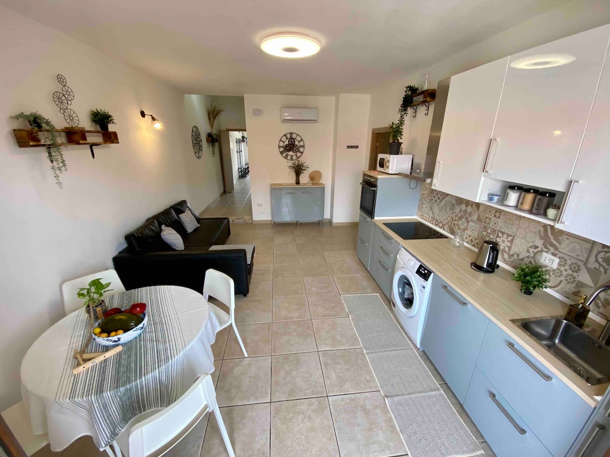 Sebule kubwa na eneo la jikoni