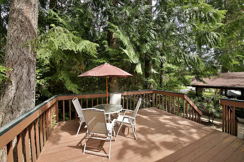 The cottage is well secluded from neighbors.