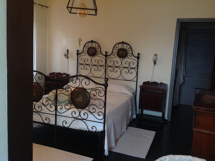 საძინებელი 1