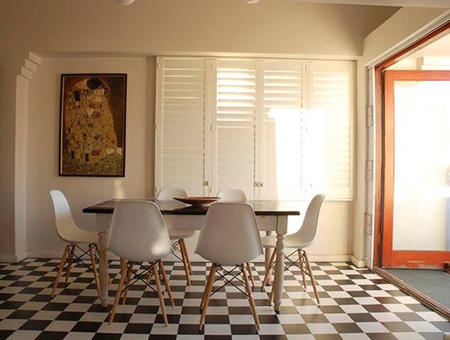 Spacious contemporary apartment gallery image 2