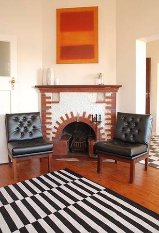 Spacious contemporary apartment gallery image 5