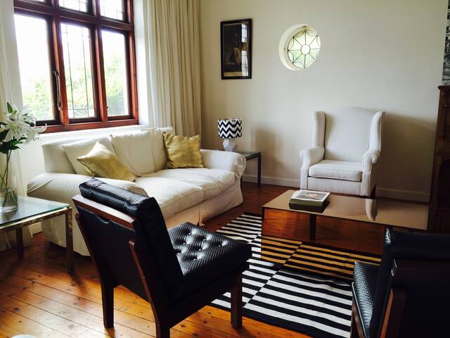 Spacious contemporary apartment