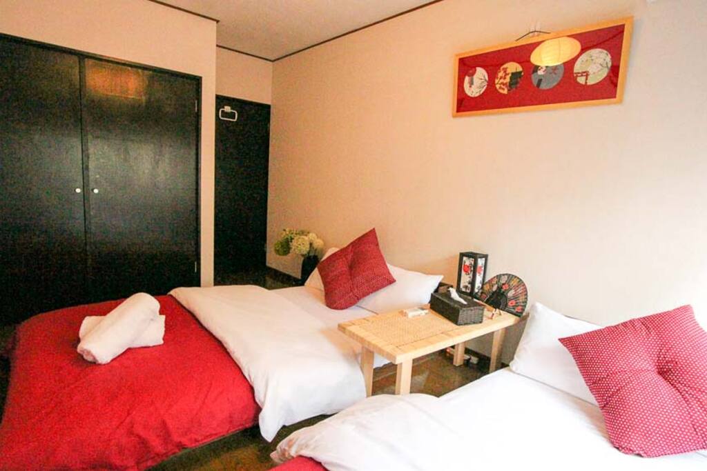 big and cozy bed room