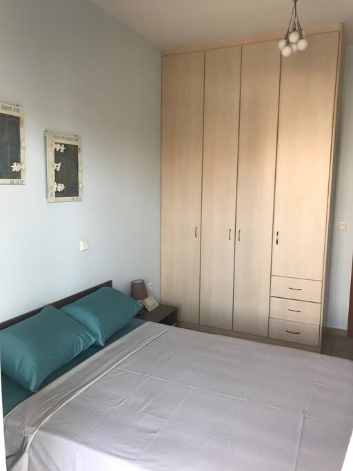 bedroom-closet