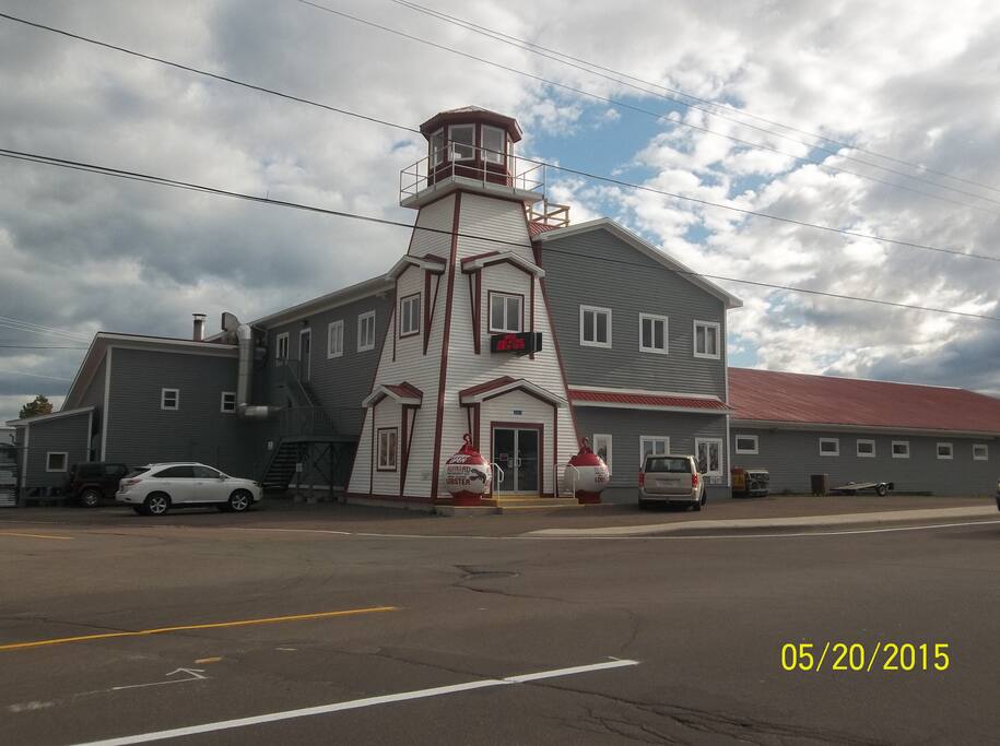 Seafood outlet