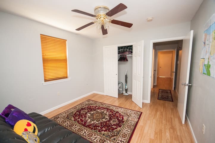 Cute Shotgun & Backyard: Minutes to French Quarter