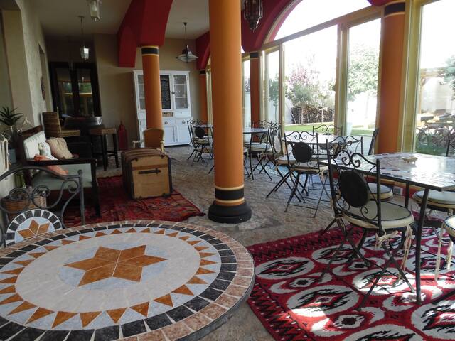 Accogliente Villa con piscina gallery image 3